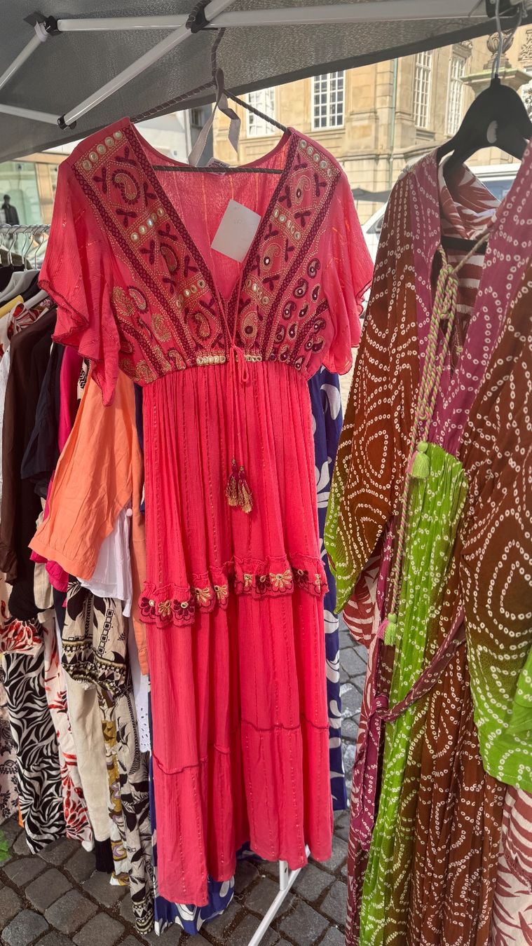 Robes: Kleid – Neuf avec emballage d'origine à Olten par Saayis 1