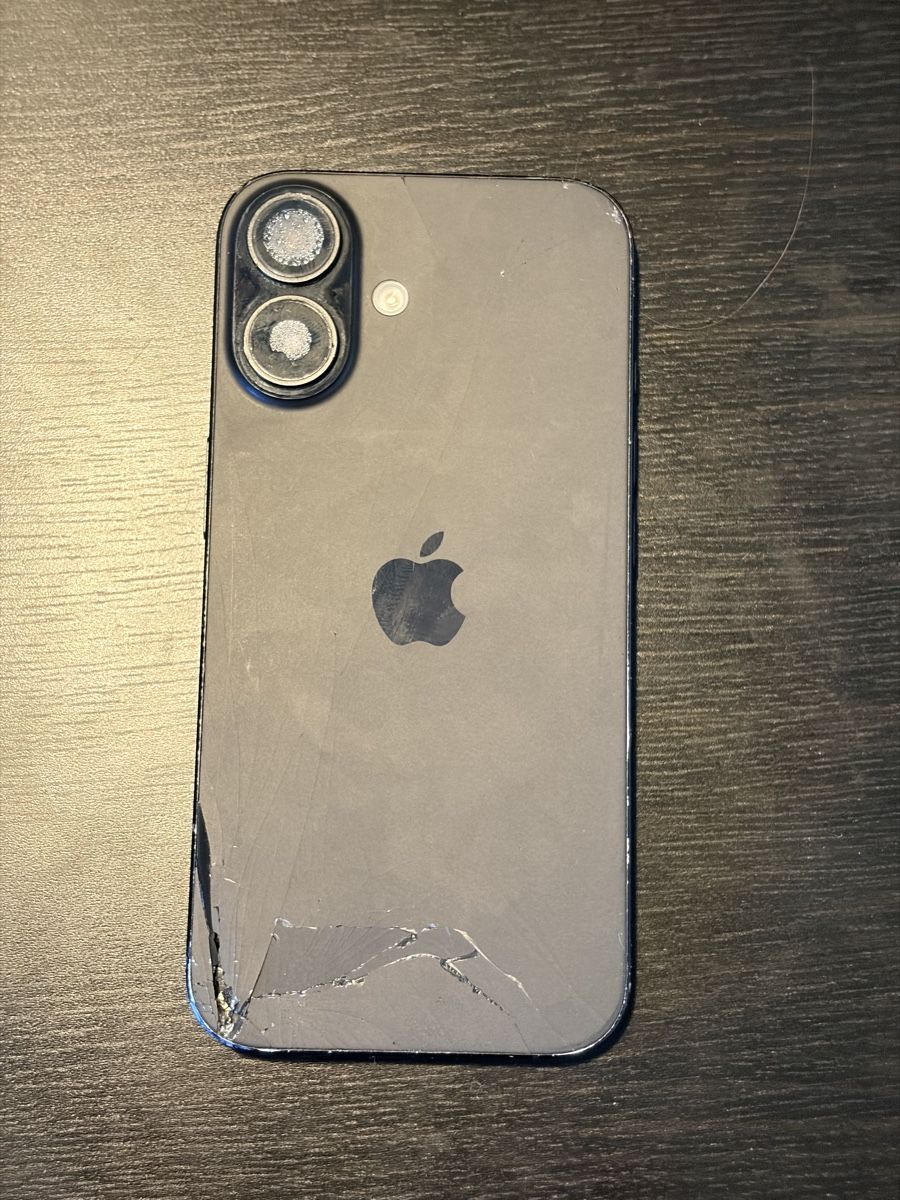 Apple Handys / Smartphones: iPhone 16 mit Wasserschaden – Defekt aus Bolligen von eliasschneiderr 1