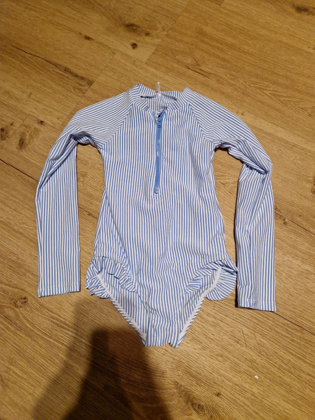 Costumi da bagno & Bikini: NEU Badeanzug UV 50+ Gr. 110 – Nuovo e nell'imballaggio originale da Wimmis venduto da traubenq