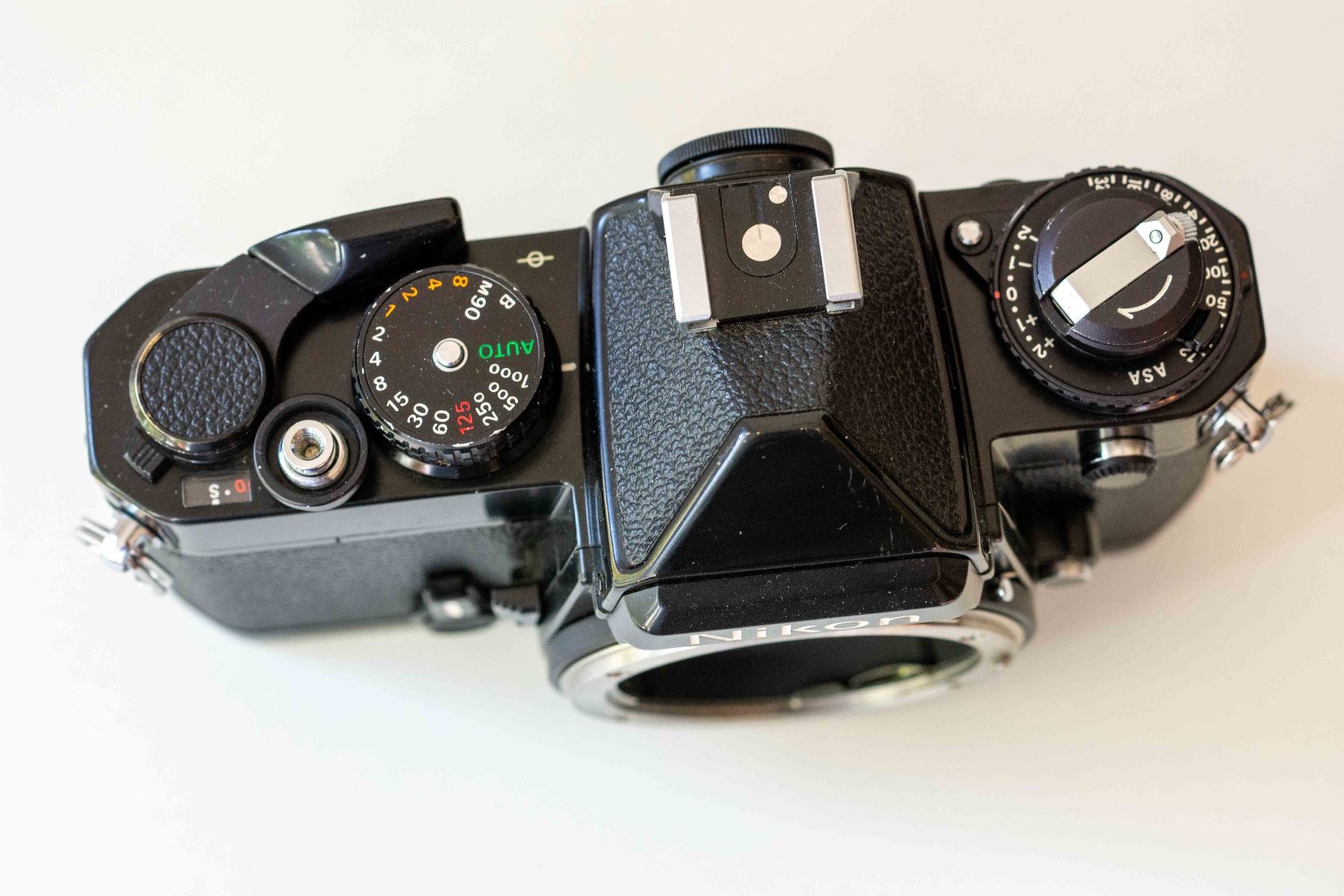 Nikon Fotocamera: Nikon FE - revidiert – Usato da Schwerzenbach venduto da floridan 3