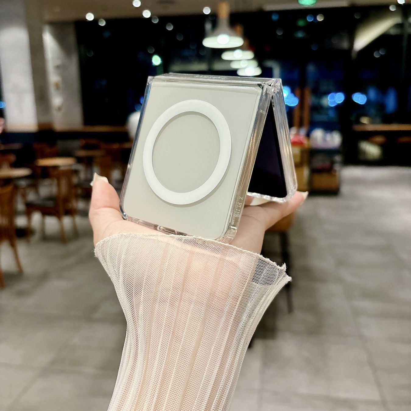 Covers & Schutzfolien: Z flip 6 - Coque semi rigide avec magsafe transparente – Neu und originalverpackt aus Morges von DigiAC 2