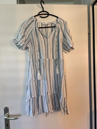 Sommerliches Kleid Gr. 34, leicht und luftig