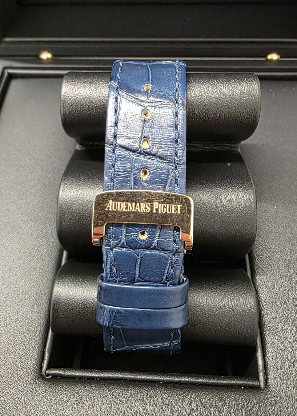 Audemars Piguet Orologi: Audemars Piguet Royal Oak Chronograph - Ref 26331OR Blue – Usato da Zürich venduto da watchseasons 4