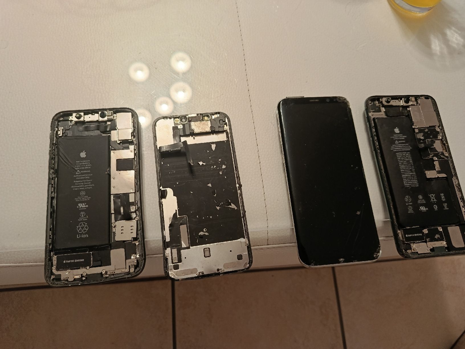 Apple Telefoni cellulari / Smartphones: ZWEI I PHONES  EIN SAMSUNG – Difettoso da Unterlunkhofen venduto da kha_wr95 2