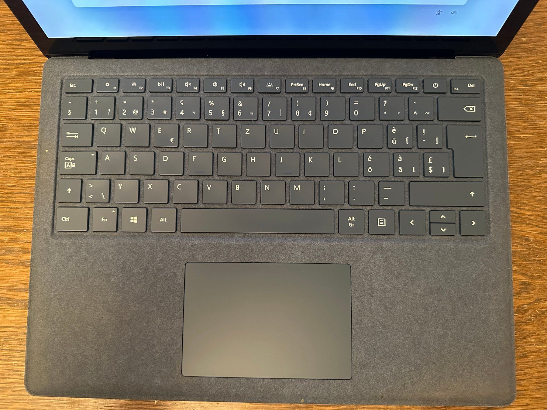 Microsoft Notebook: Microsoft Surface Laptop 2, 13.5", i5, 256GB SSD, Win11 Home – Usato da zürich venduto da markant13 3