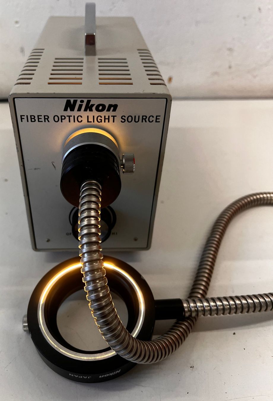 Accessori da laboratorio: Nikon Fiber Optic Light Source – Usato da Niederdorf venduto da LeptonAG_Labor 3