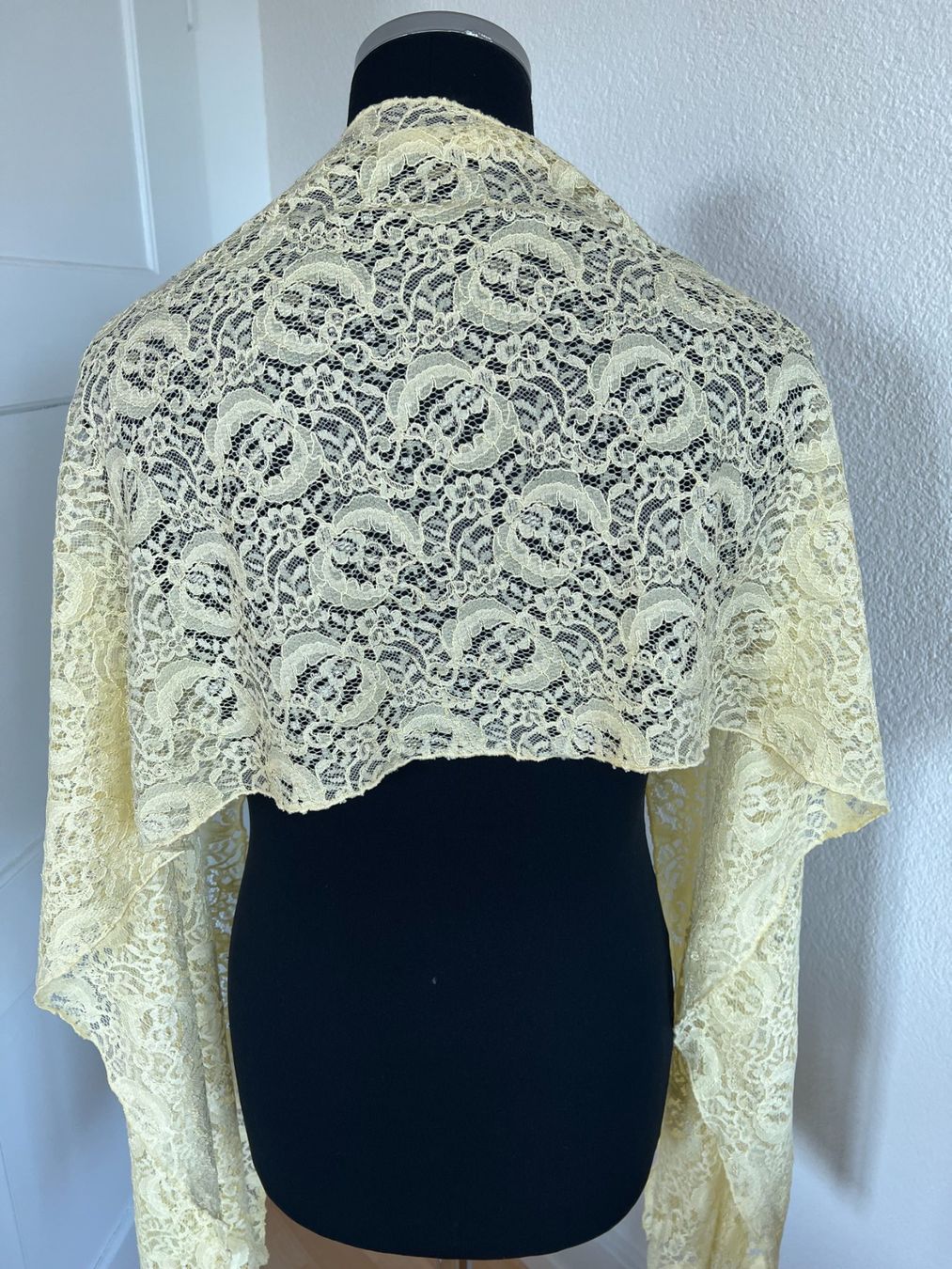 Colora Foulards & écharpes: Colora Spitzen Schal, Hellgelb, NEU – Neuf (Voir description) à Worb par farben20zauber 1