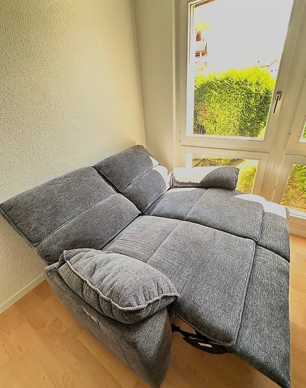 Divani: Modernes graues Sofa mit Relaxfunktion  sehr bequem – Usato da Altishofen venduto da ell_h9vg 2