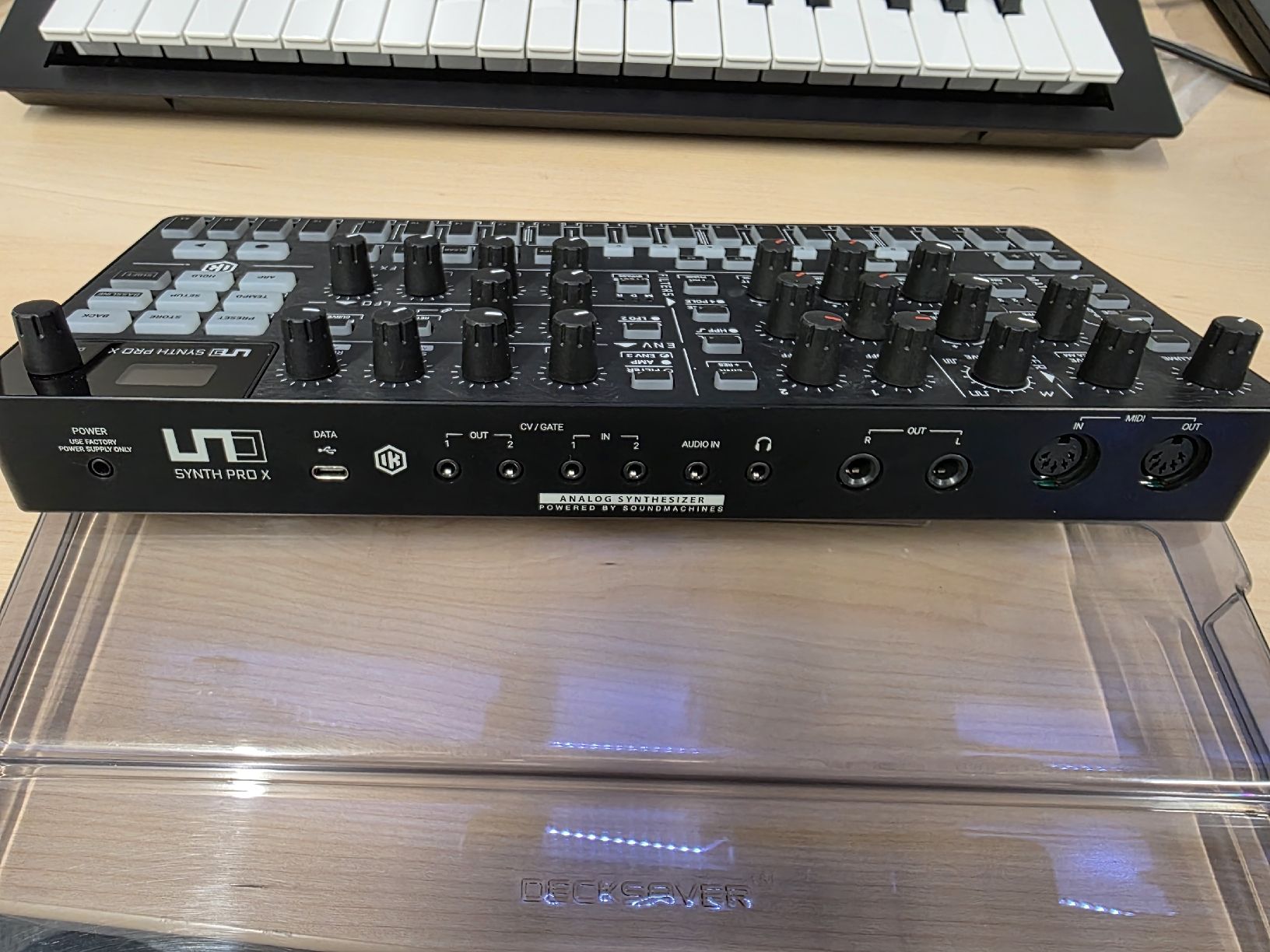 IK Multimedia Strumenti musicali: Synthesizer IK Multimedia UNO Synth Pro X – Usato da Bassersdorf venduto da Zopzero 3