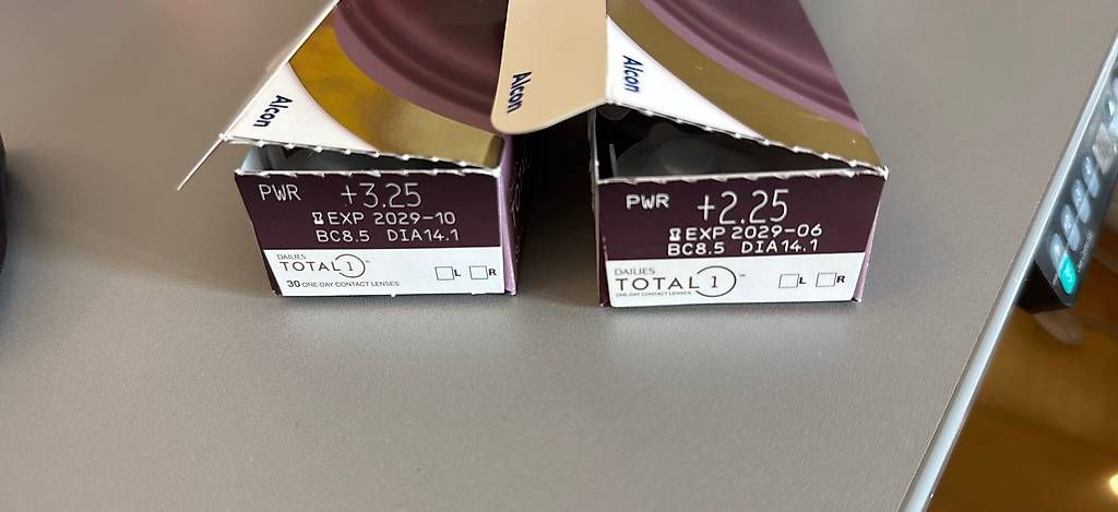Lentilles de contact: Tageslinsen Total 1 – D'occasion à Bäriswil BE par krm_kmh2
