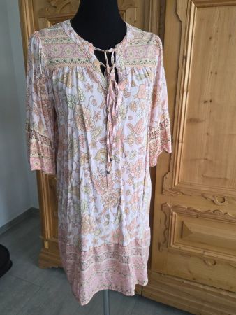 schöne Tunika, Kleid
