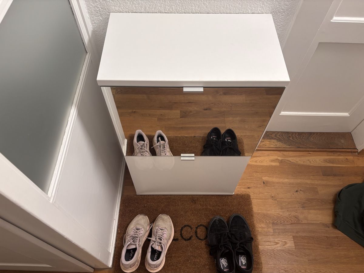 Guardaroba: Schuhschrank mit Spiegel – Usato da Bern venduto da lucamueller02 2
