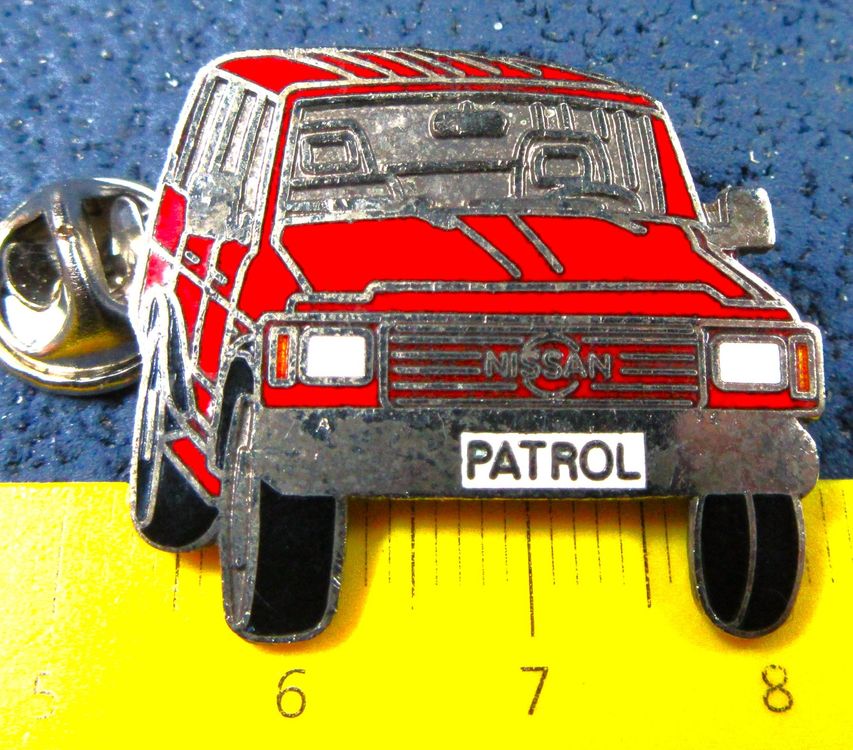 NISSAN PATROL 4x4 SUV OLDTIMER AUTO PIN ENAMEL VINTAGE (Gebraucht) in ...