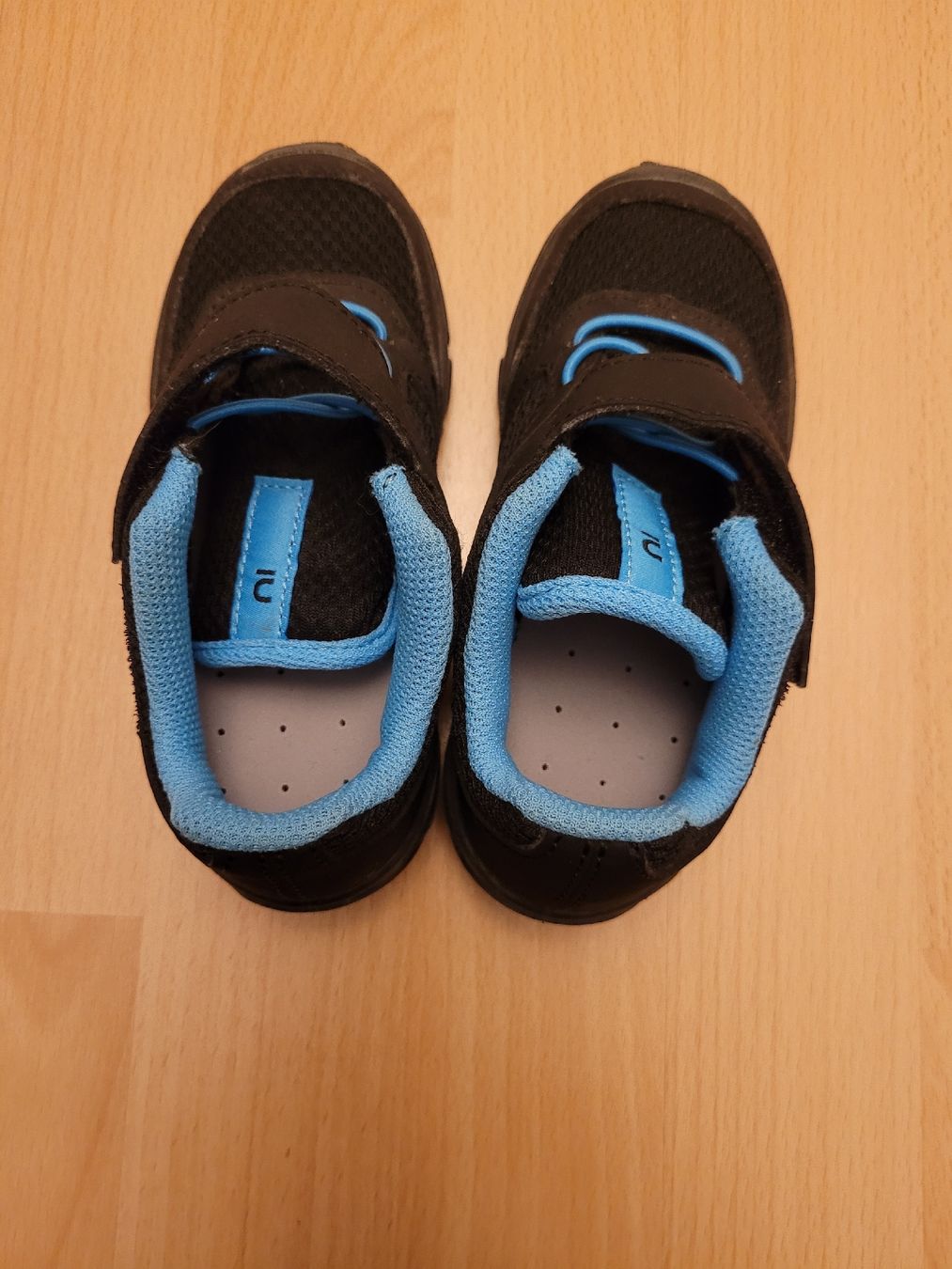 Scarpe per ragazzi: Schuhe gr. 26 – Usato da Inwil venduto da Flower2325 1