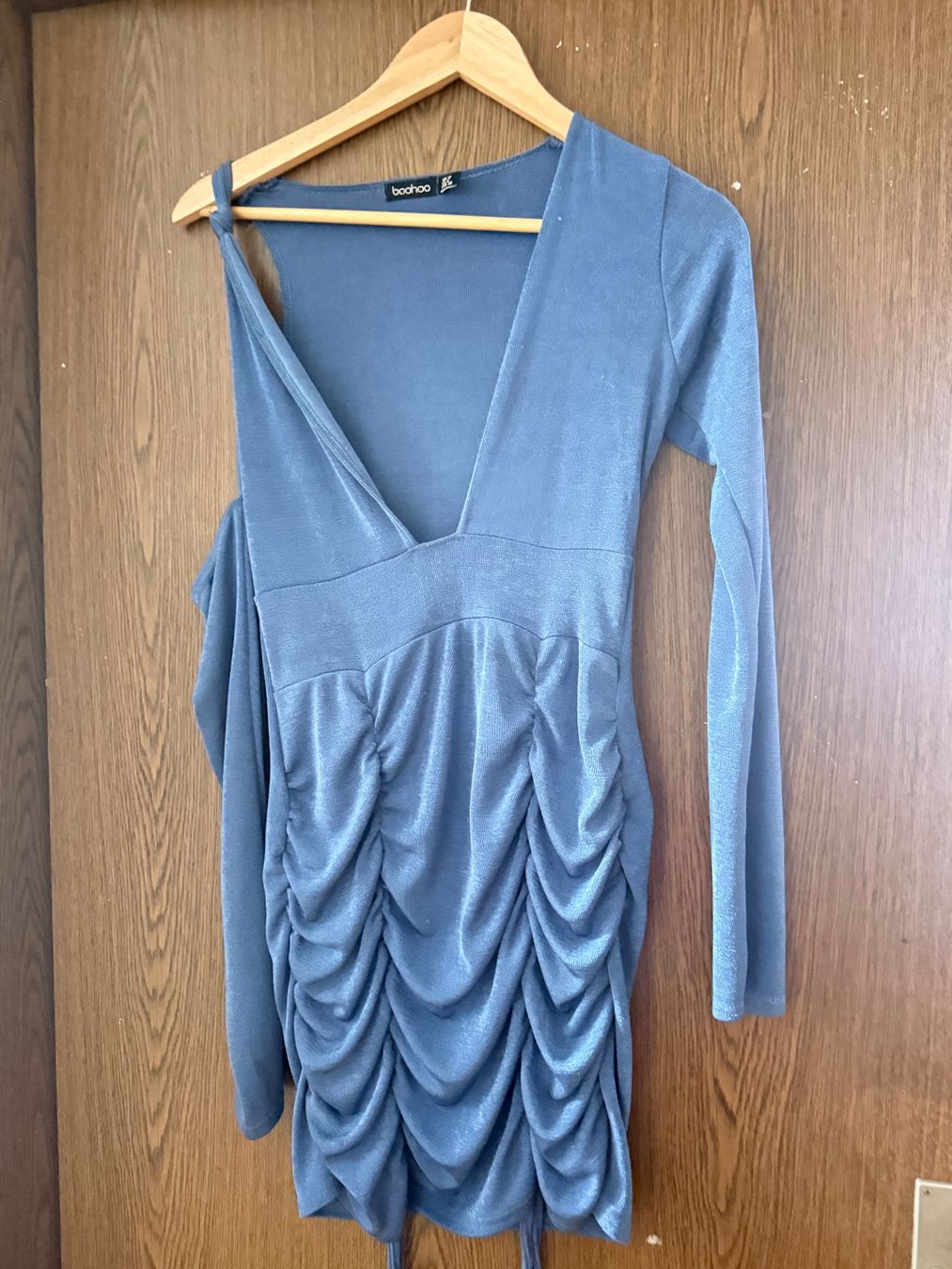 Boohoo Vestiti: Robe boohoo taille 38 – Usato da Biel/Bienne venduto da glaewynnshop