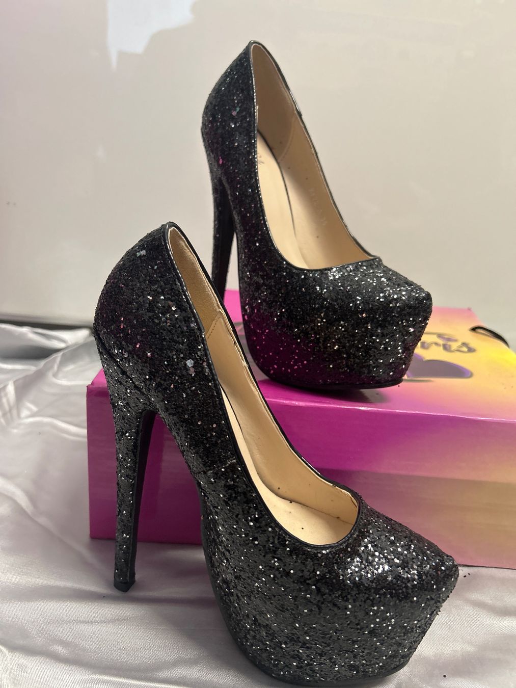 Damenschuhe: Elegante Plateau Pumps Gr 35 Neu – Neu und originalverpackt aus Regensdorf von Spyke55