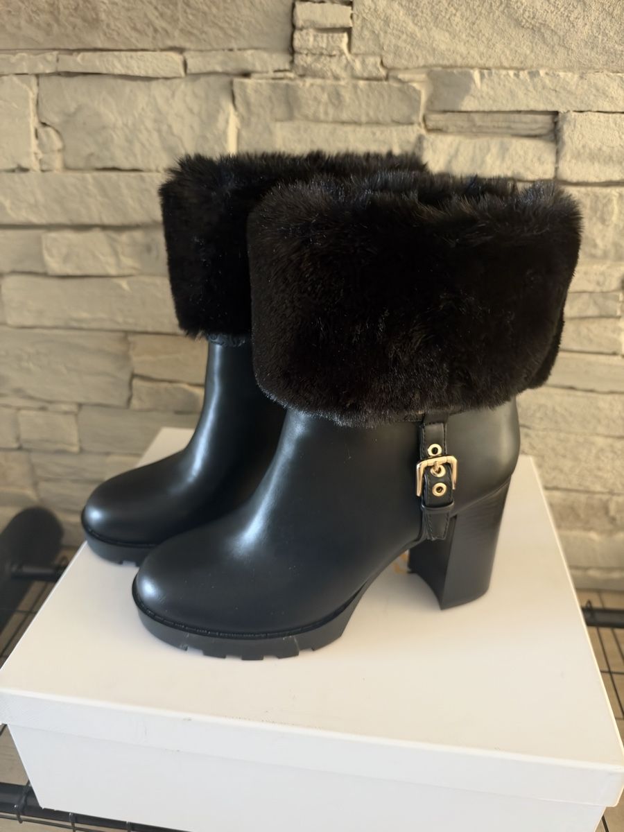 Guess Scarpe da donna: Guess Stiefel 39 Neu – Nuovo e nell'imballaggio originale da Steffisburg venduto da sim_5lpg