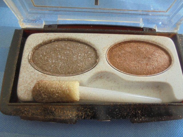 Make-up: Lidschatten Rosa/Braun mit Glimmer – Usato da Hinwil venduto da Glasperlen
