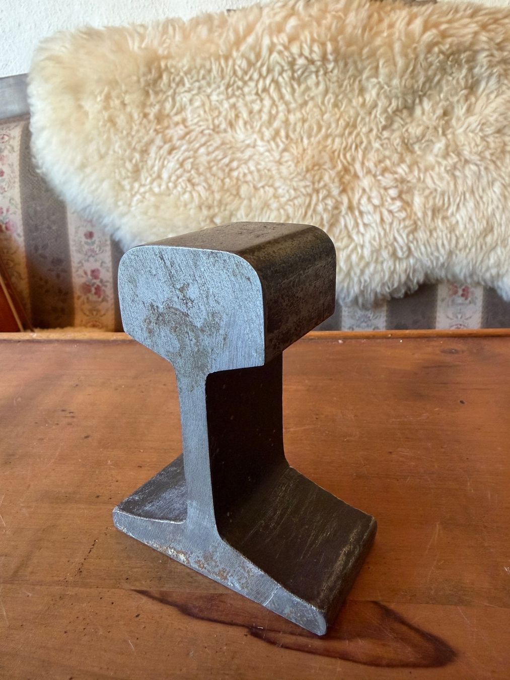 Attrezzi da lavoro: Teil einer Eisenbahnschiene, kleiner Mini-Amboss – Usato da Zofingen venduto da Schekke 1