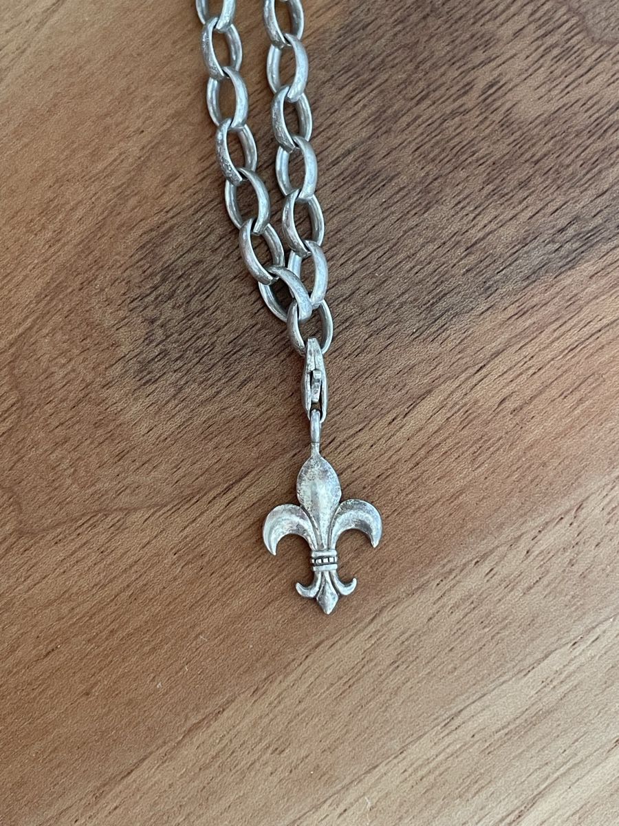Thomas Sabo Armbänder & -reifen: Thomas Sabo Charm Armband mit Fleur de Lys Anhänger – Gebraucht aus Zürich von katidust 2