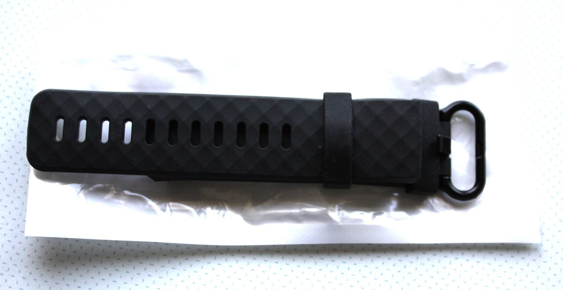 Bracciali & Braccialetti: Armband Fitbit Charge 3 - schwarz – Nuovo e nell'imballaggio originale da Wettingen venduto da Licht08