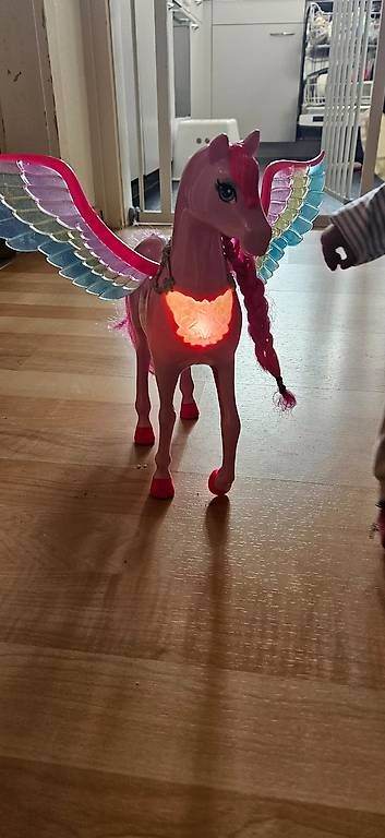 Giocattoli: Barbie - Magisches Einhorn mit Lichtern, bespielt – Usato da Buchs AG venduto da Naila.Keinath