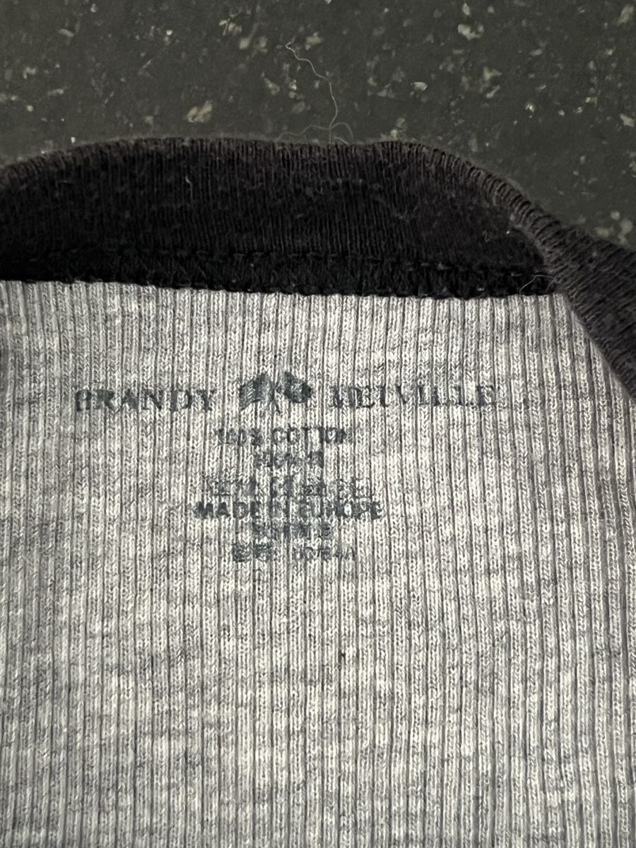 Brandy Melville T-shirt: Brandy Melville Raglan Ribbed Top – Usato da Niederbüren venduto da Butterly83 2