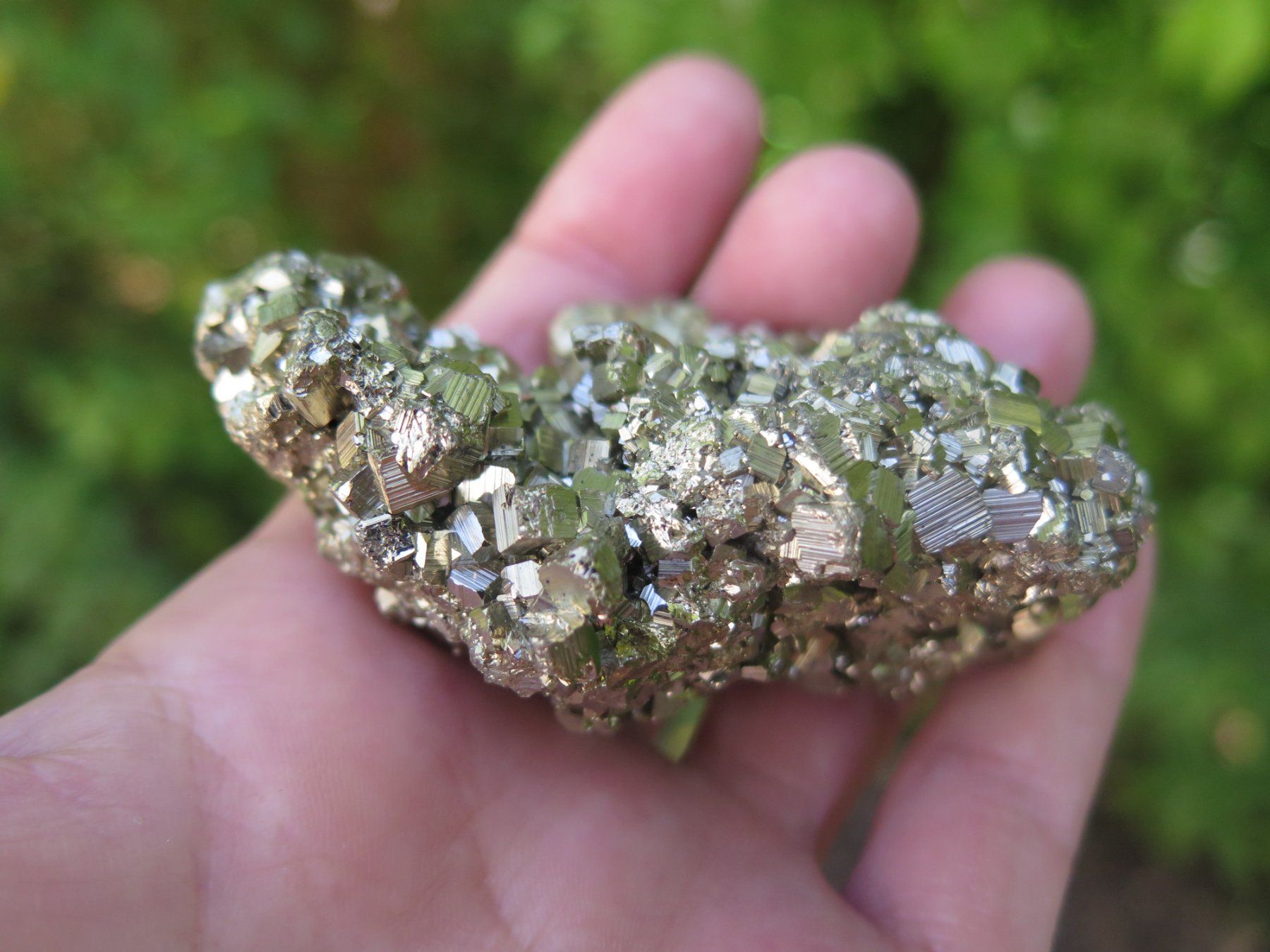 Mineralien & Heilsteine: Pyrit sehr glänzend von Peru – Gebraucht aus Schaffhausen von Yamakana51L8736OQ8 7