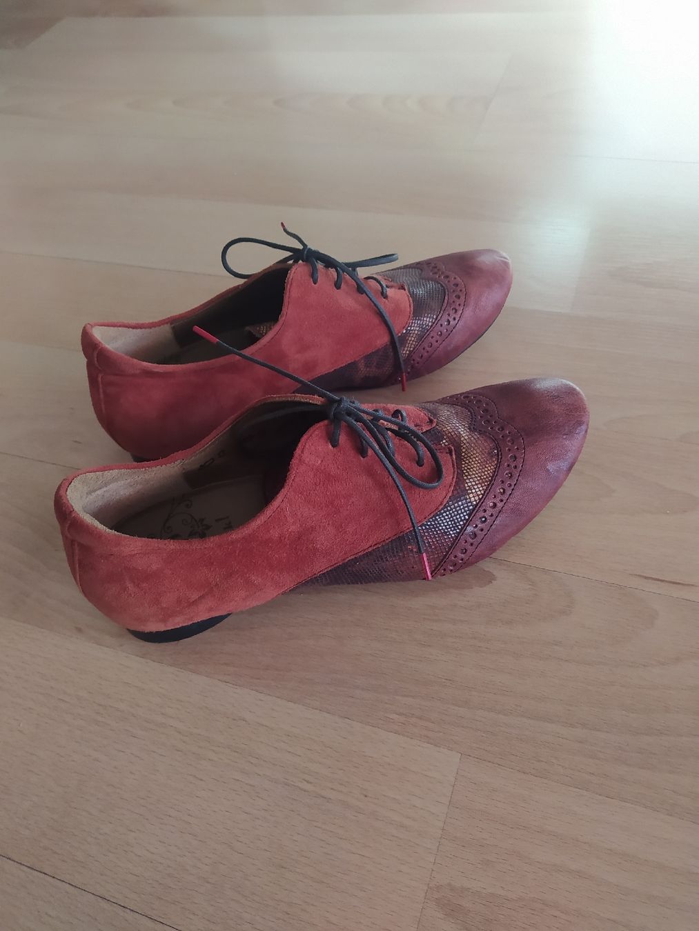 Think Scarpe da donna: Think Schuhe Gr. 37 neuwertig! – Nuovo (secondo la descrizione) da Birsfelden venduto da alexa2003