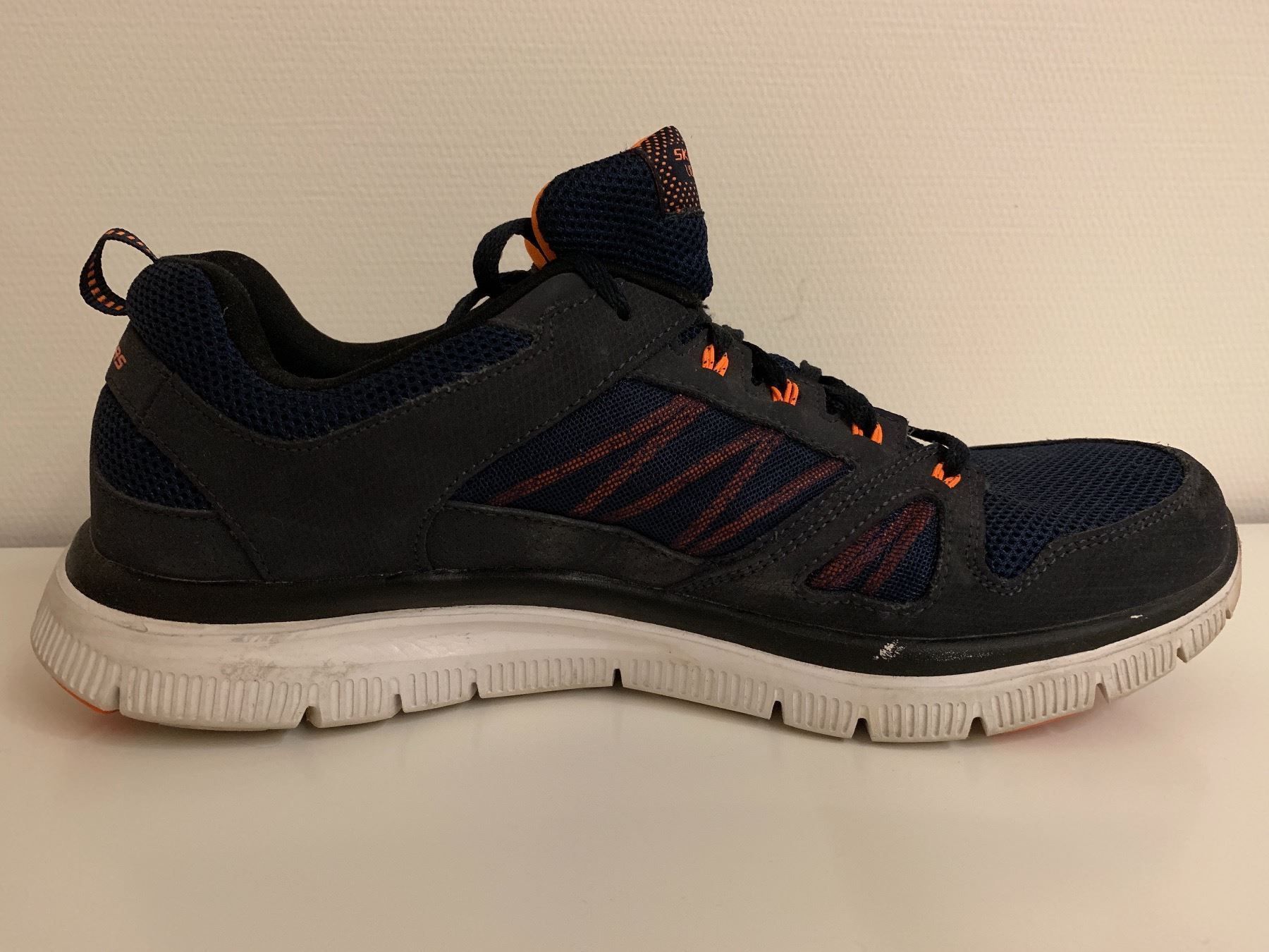 Skechers Scarpe da uomo: Turnschuhe SKECHERS – Usato da Zürich venduto da ThaliaL 2