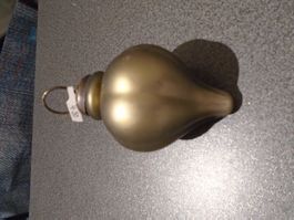 Weihnachtskugel goldfarbig, unten Spitz
