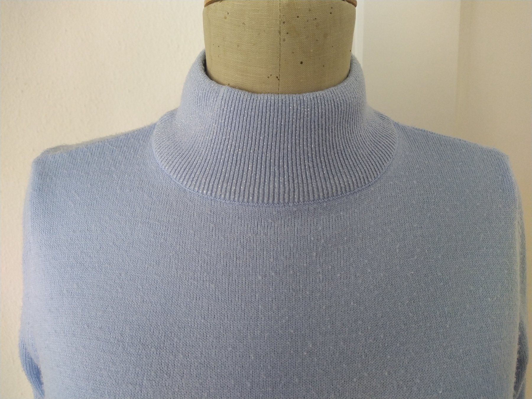 Pullover & Sweatshirts: Rollkragenpullover 'hellblau' – Gebraucht aus Triesen von kunterfund 1