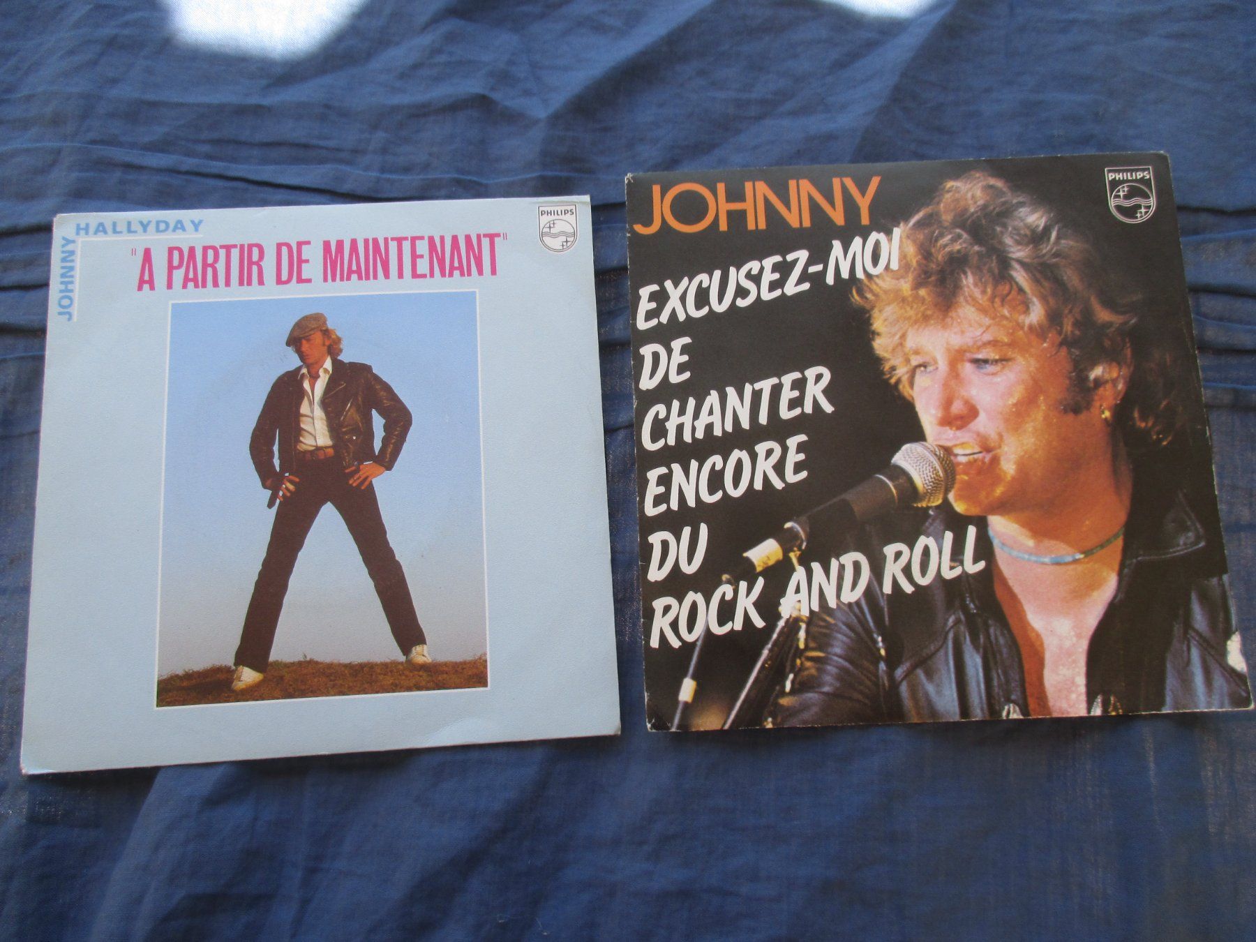 Vinyles: lot de 2 single de Johnny Hallyday – D'occasion à Colombier NE par Nevenma