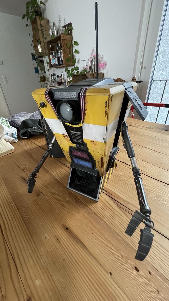 Jouets: Borderlands Claptrap Roboter – Défectueux à Zürich par Trash011
