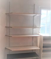 Praktisches Regalsystem für flexible Wandgestaltung gross