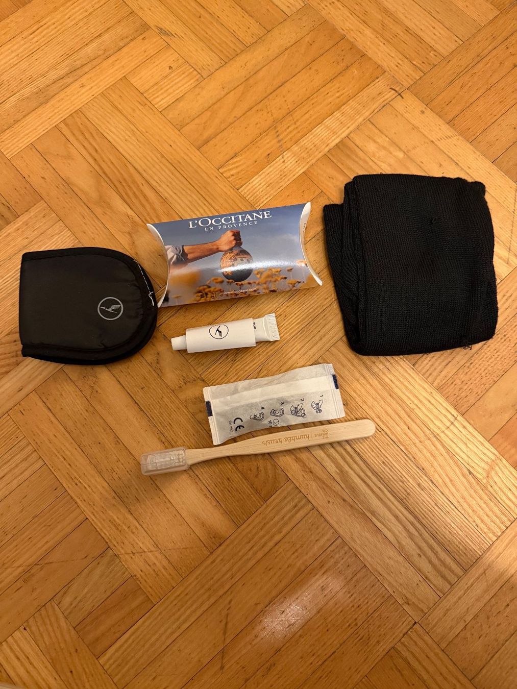 Porsche Custodie per cosmetici: Porsche Design Lufthansa Business Class Amenity Kit – Usato da bioggio venduto da lenny023 2