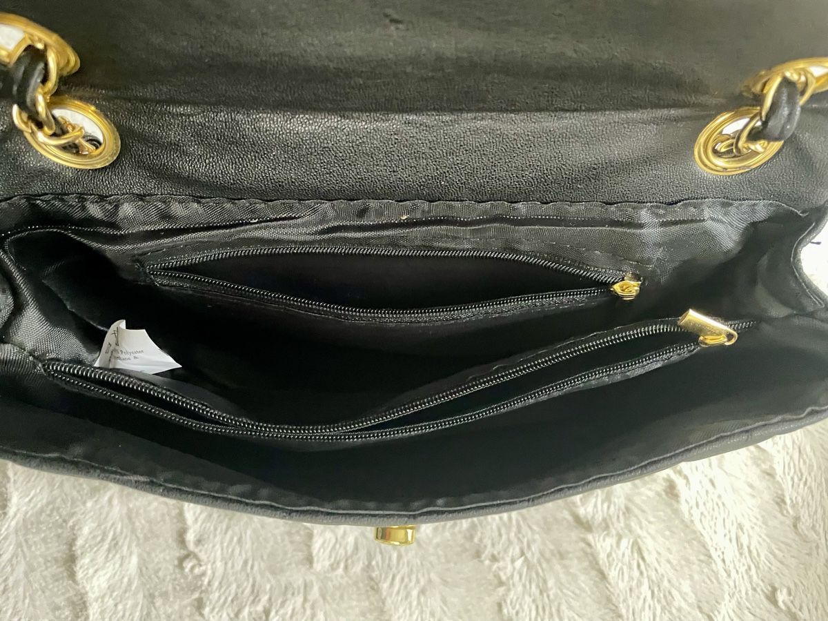 Taschen für Damen: Schwarze Handtasche mit goldener Kette & Herzchen – Gebraucht aus Zürich von MarciaBraz 8