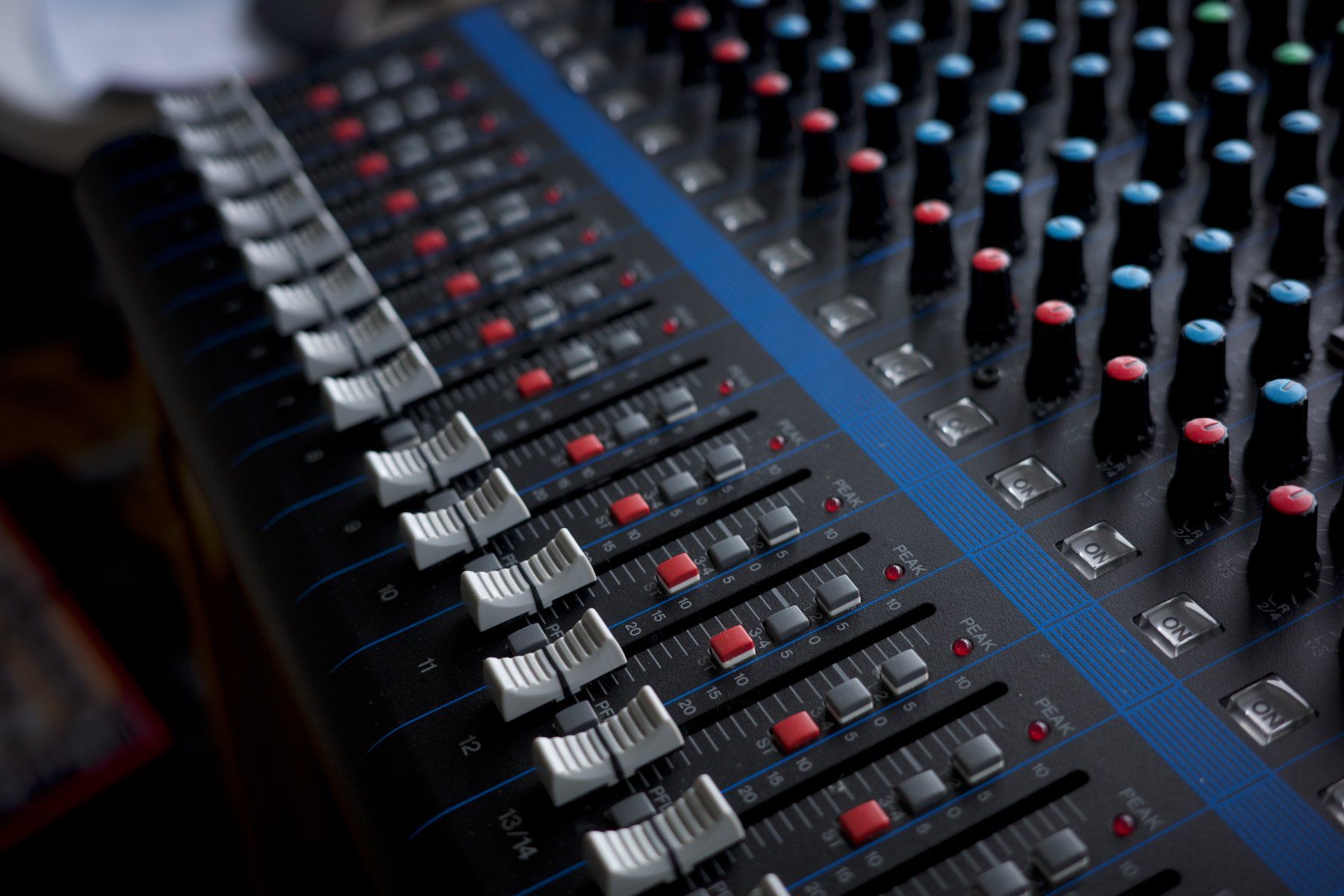 Yamaha Console di mixaggio: Studiomixer Yamaha MG20 20-Channel – Usato da Zürich venduto da mma_s8k6 5