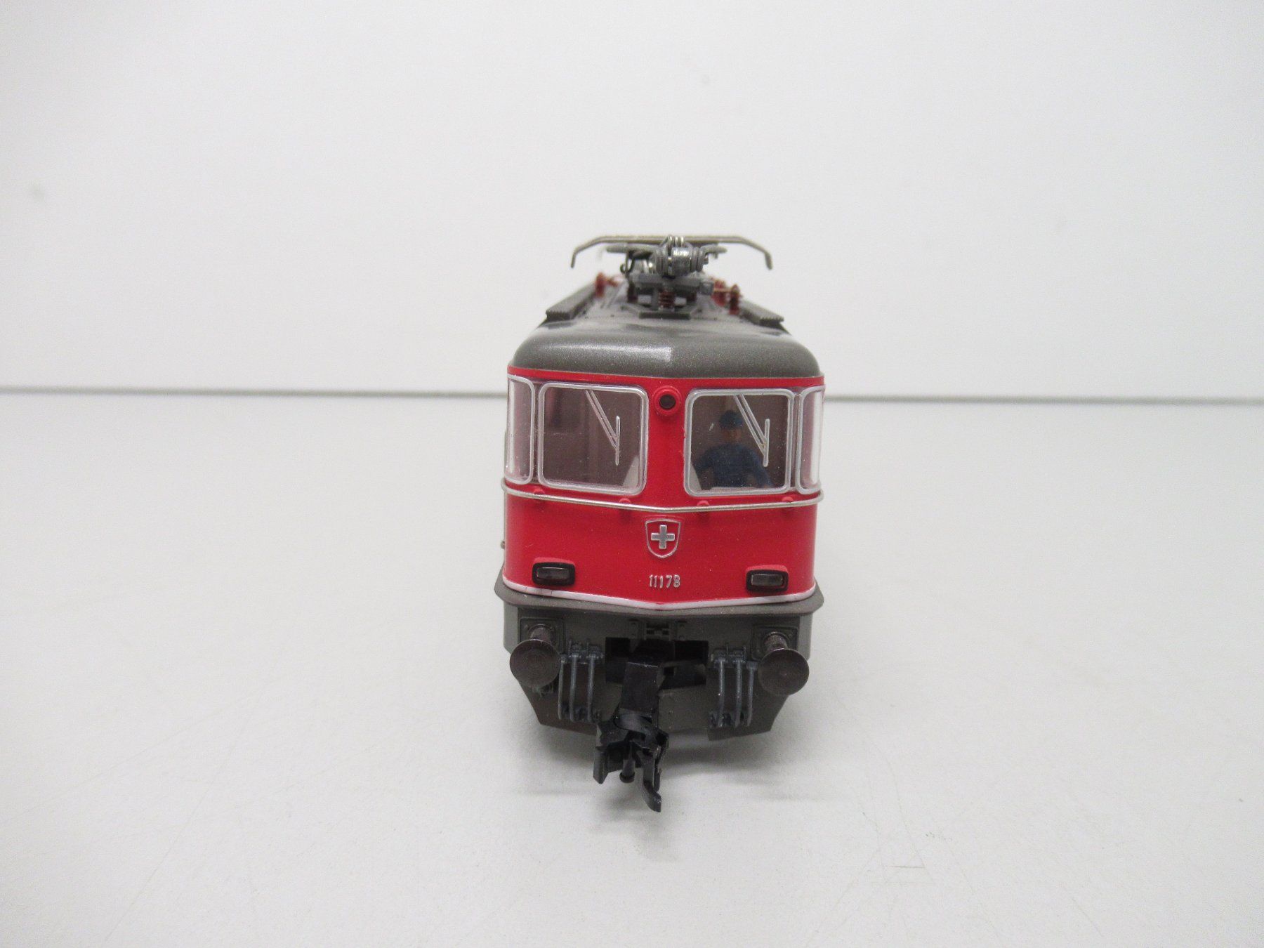 Fleischmann Modelleisenbahnen: Fleischmann 4342 E-Lok Re 4/4 II rot SBB CFF FFS Analog OVP – Gebraucht aus Basel von mhmarken 4