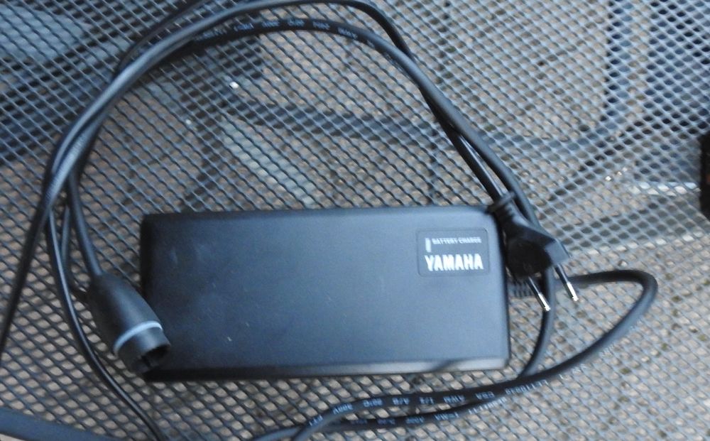 Chargeur Pour Batterie De Vélo électrique Yamaha Intube 630Wh/720Wh - Générique - Neuf