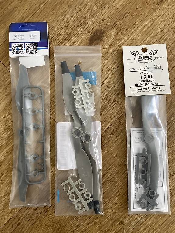 Modellismo RC: Propeller 7x5E, Luftschrauben, Flugzeug, Modellbau – Usato da Salmsach venduto da schneetiger1