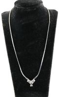 Weissgoldkette mit Saphir und Diamanten