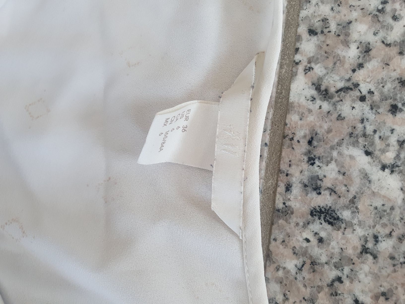 H&M Camicette: H&M Bluse, weiss, Gr. 36 – Usato da Moosseedorf venduto da Sonnenschein.. 1