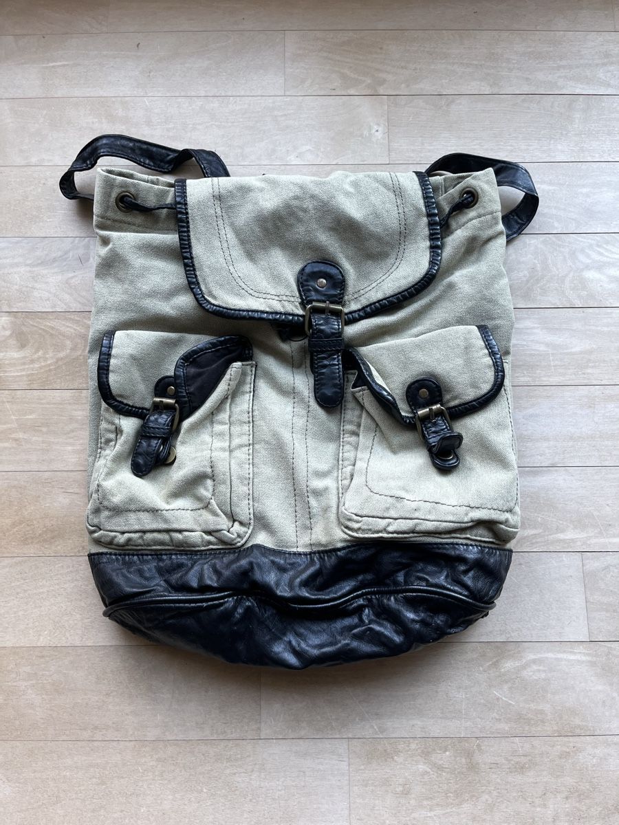 Zaini: Canvas & Faux Leather Backpack! – Usato da Luzern venduto da nad_2my8
