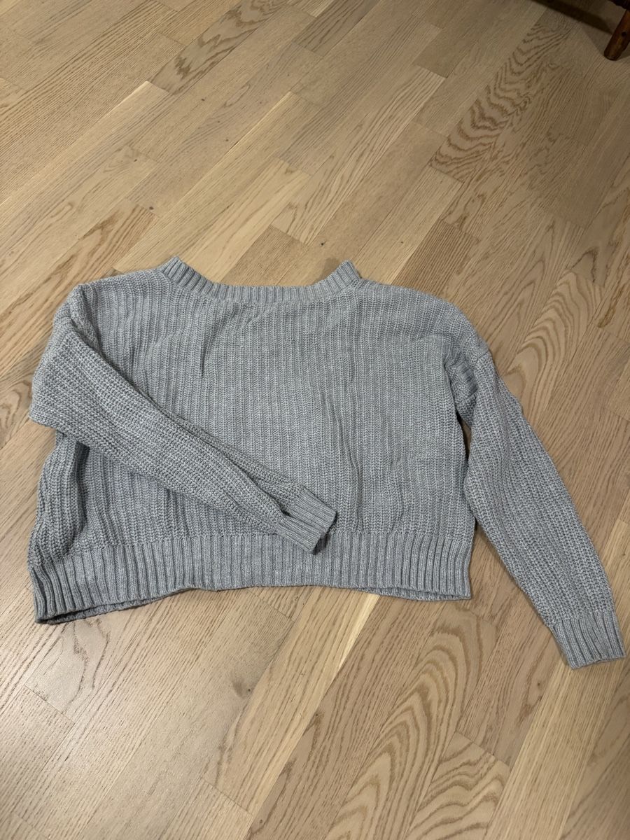Pulls & Sweat-shirts: Pullover grau  – D'occasion à Pfäffikon ZH par aitm_00 2