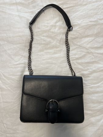Even&Odd Handtasche, schwarz, mit Kette – neuwertig! (52)