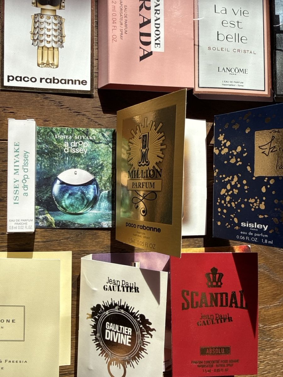 Profumi & Eau de Toilette: Parfümtester Set diverse Marken und Düfte neu – Nuovo (secondo la descrizione) da Pieterlen venduto da Ksenia3003 3