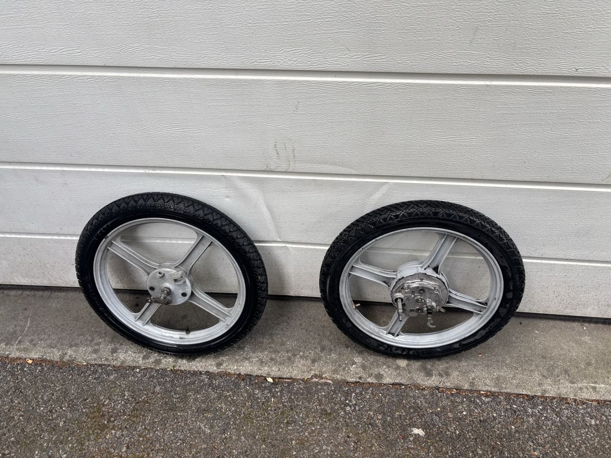 Piaggio Pneumatici & Ruote complete: Piaggio Si Ciao Bravo Räder  – Usato da Trübbach venduto da U81 2