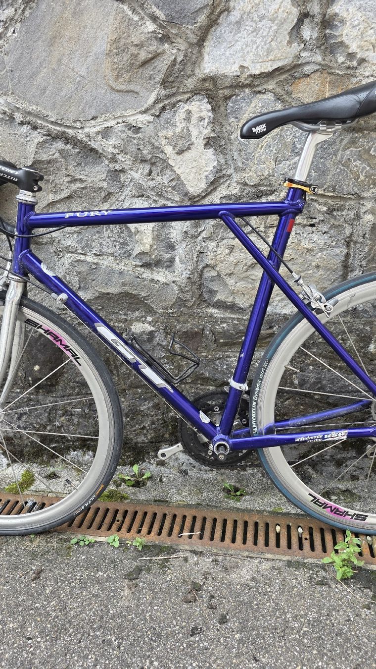 GT Vélos: Fahrrad Rennrad, GT  – D'occasion à Pfäffikon SZ par Brocki-21 7