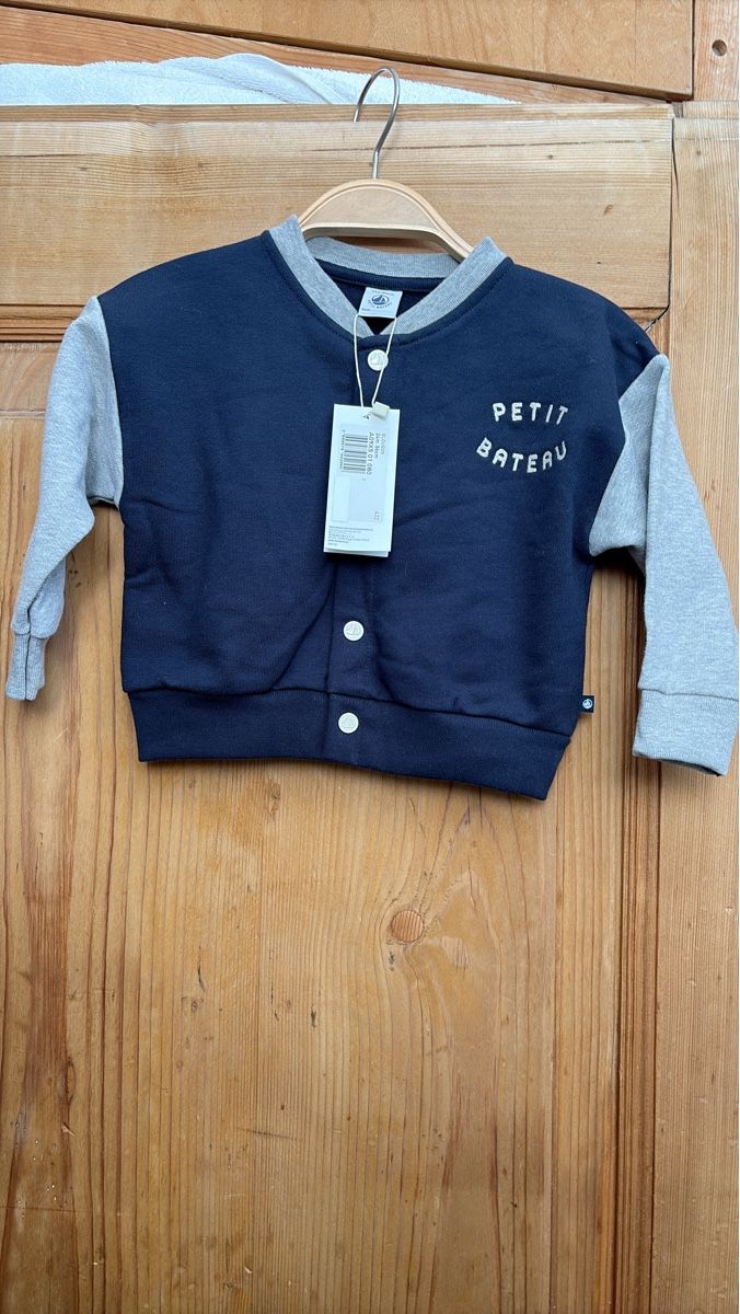 Petit Bateau Giacche & Cappotti: Petit Bateau Navy Sweatshirt 24m 86cm NEW – Nuovo e nell'imballaggio originale da Meilen venduto da Coucou1512